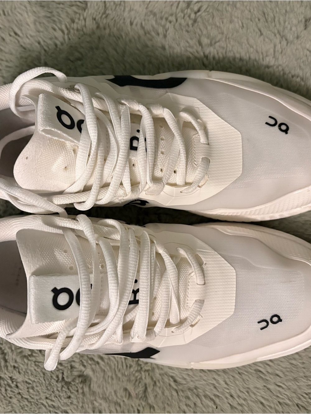 On Running Roger Men's White Athletic Running Shoes in 9.5